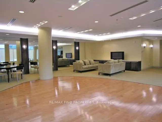 Additional image 5 of 12 Yonge St Unit 1505