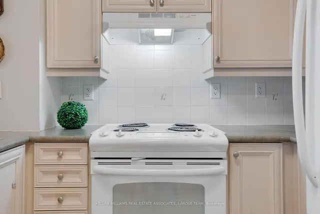 Additional image 9 of 3 Marine Parade Dr Unit 405