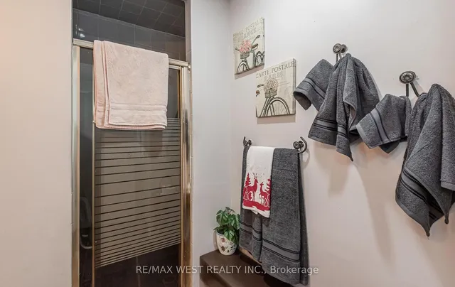 Additional image 17 of 66 McMurchy Ave