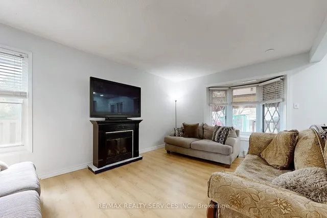 Additional image 3 of 14 Greenhills Sq