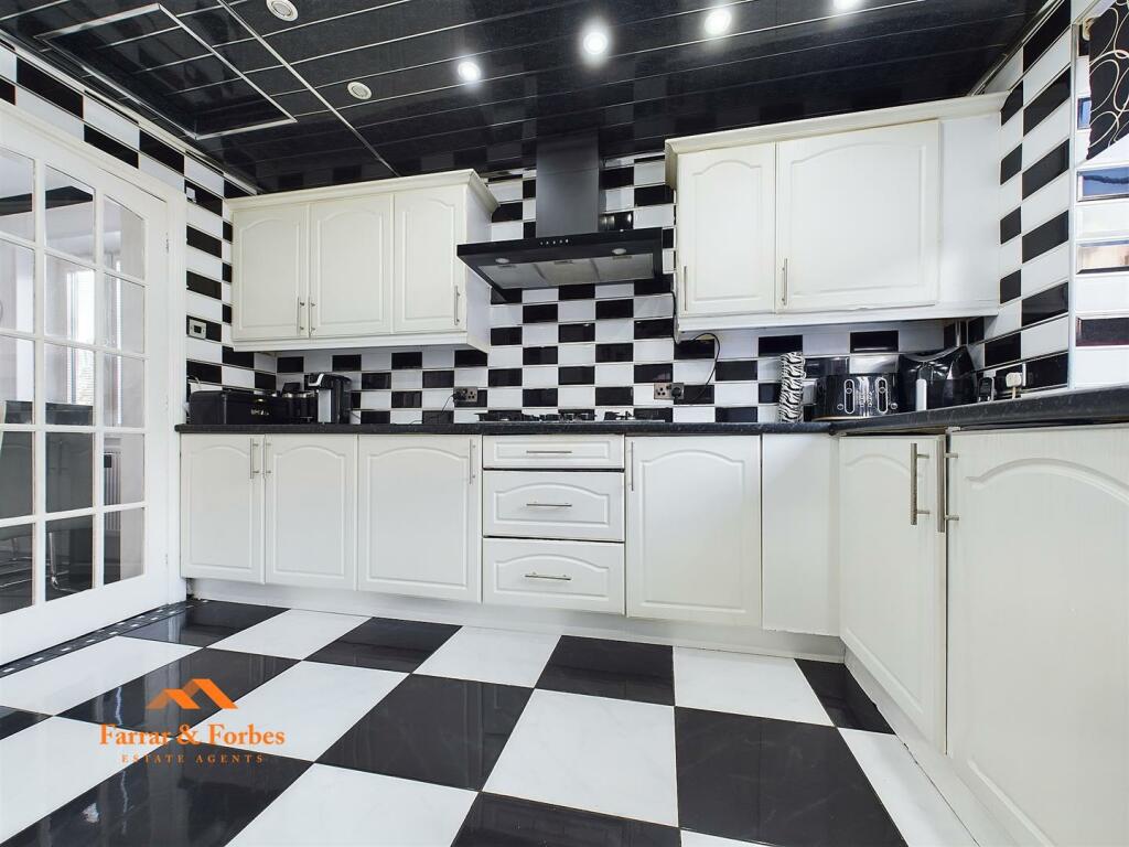Additional image 8 of Prairie Crescent, Burnley