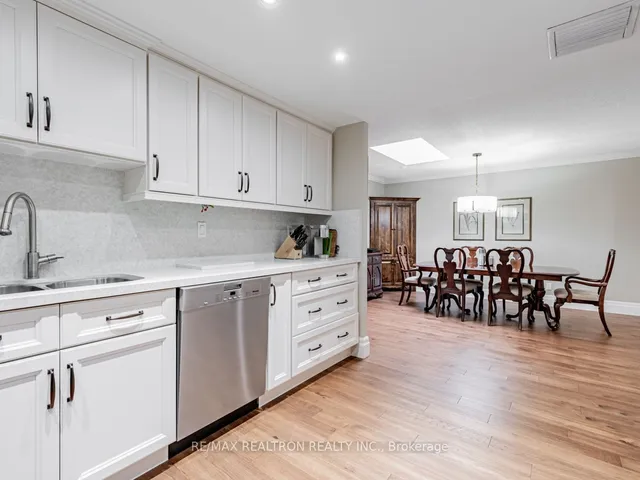 Additional image 8 of 55 Lombard St Unit 613