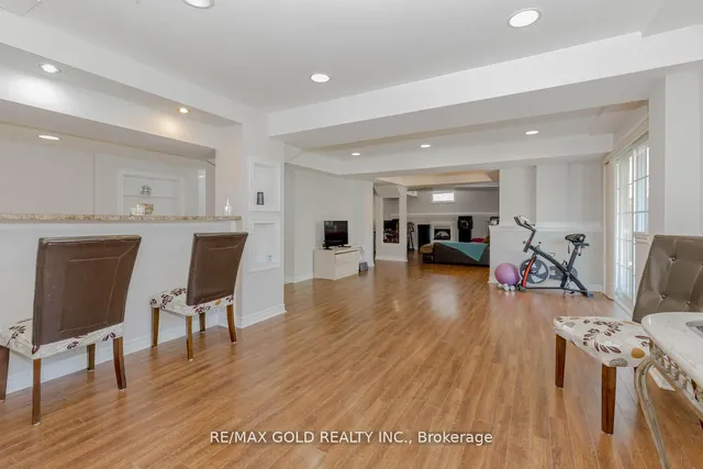 Additional image 33 of 71 Crocker Dr