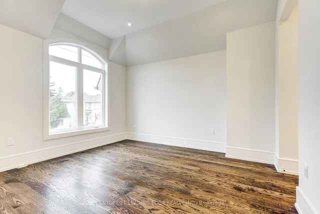 Additional image 33 of 179 Burndale Ave