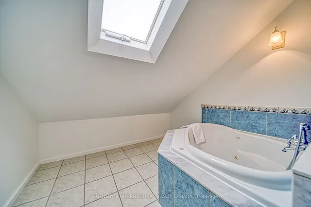 Additional image 25 of 155 Woodbine Ave Unit 5