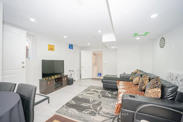 Additional image 32 of 9 Villadowns Tr