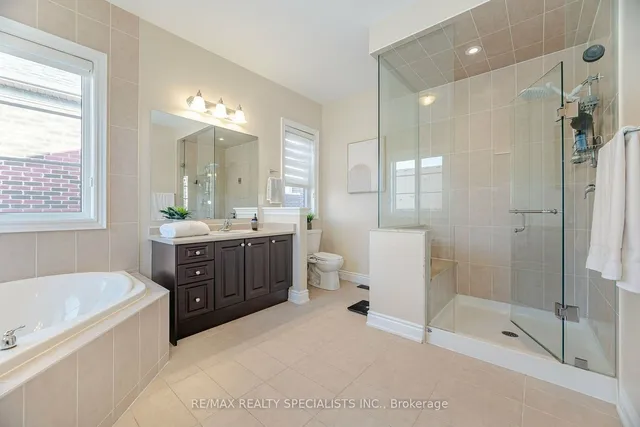 Additional image 21 of 8 Herringbone Cres