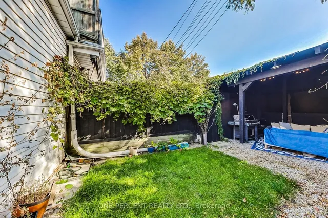 Additional image 35 of 825 Adelaide St