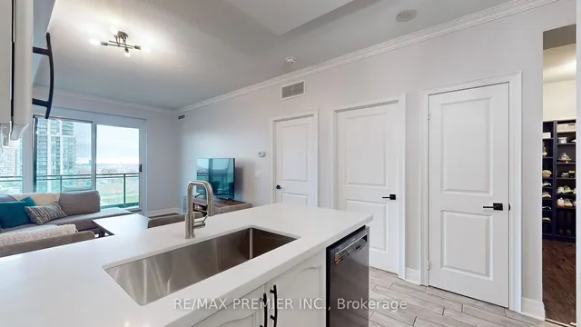 Additional image 16 of 100 John St Unit 1309