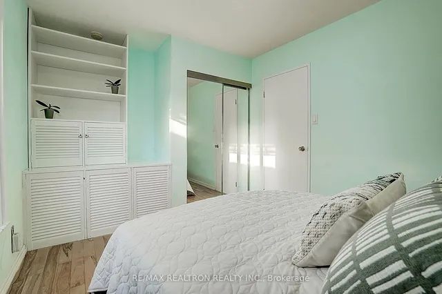 Additional image 29 of 73 Pettibone Sq