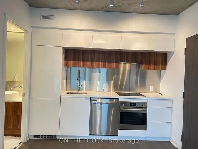 Additional image 4 of 185 Roehampton Ave Unit 509