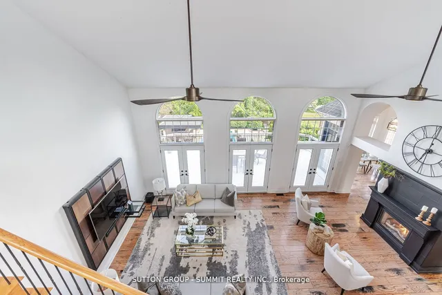 Additional image 10 of 13 Classic Dr