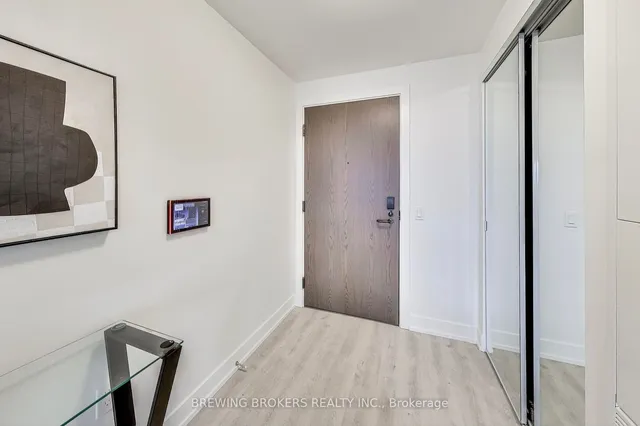 Additional image 8 of 20 Inn On The Park Dr Unit 933