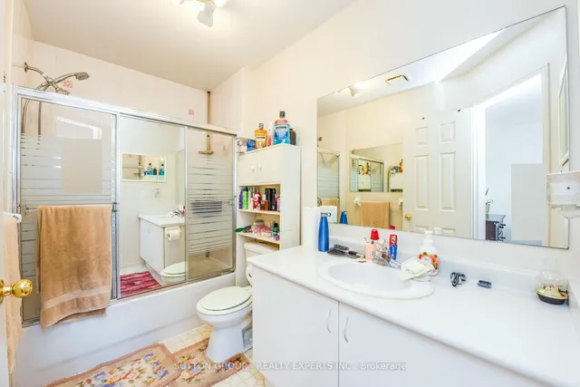 Additional image 22 of 48 Yellow Brick Rd