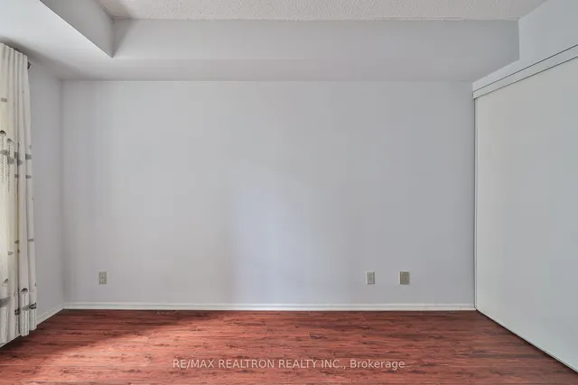 Additional image 25 of 44 Gerrard St Unit 811