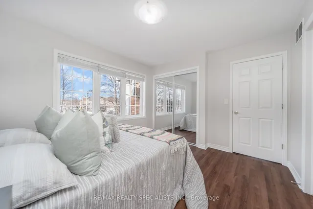 Additional image 24 of 25 Upshall Dr