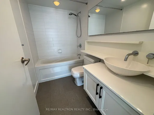 Additional image 18 of 15 Fort York Blvd Unit 3812