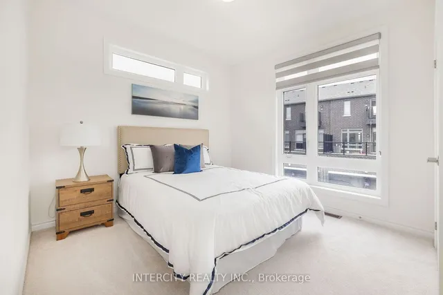 Additional image 30 of 54 Moorcroft Pl