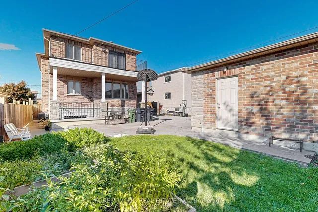 Additional image 39 of 43 Battersea Cres