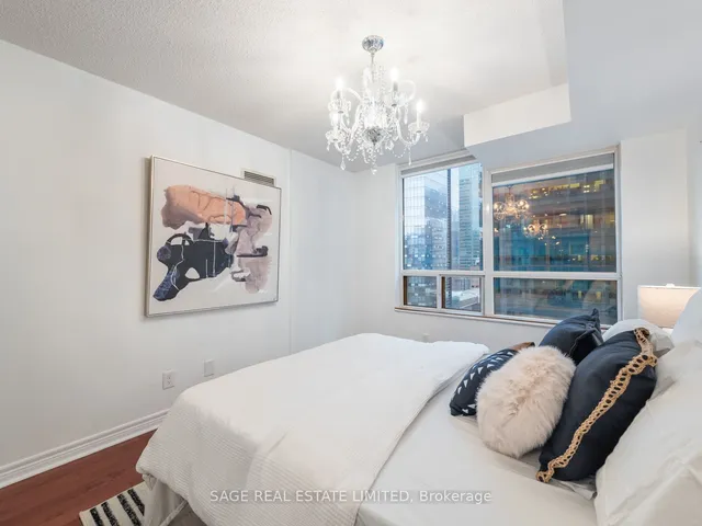 Additional image 13 of 30 Grand Trunk Cres Unit 1705