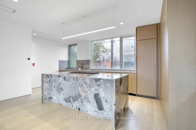 Additional image 5 of 899 Dundas St