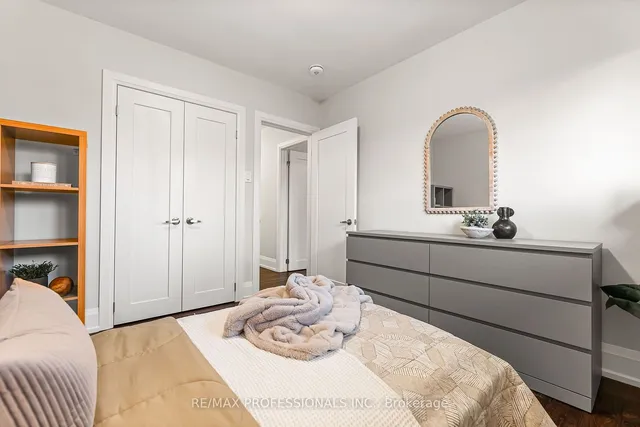 Additional image 24 of 4250 Bloor St