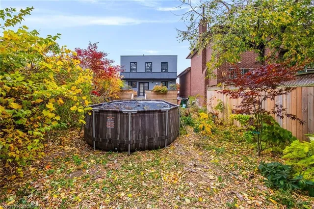 Additional image 40 of 76 Phillip Ave