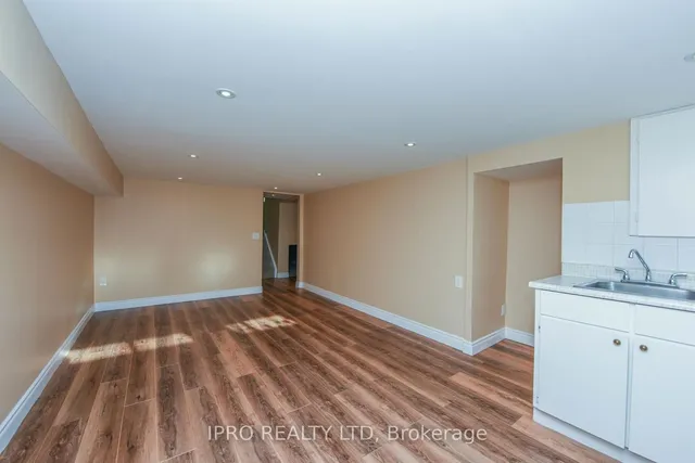 Additional image 16 of 23 Benton St