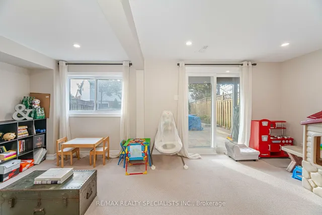 Additional image 35 of 62 Berkshire Sq