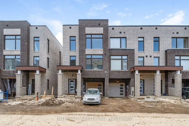 12 Queenpost Dr