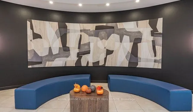 Additional image 39 of 215 Queen St Unit 217