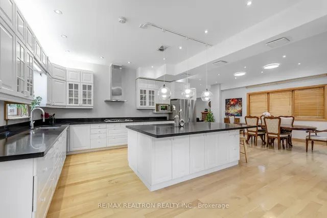 Additional image 13 of 98 Burbank Dr