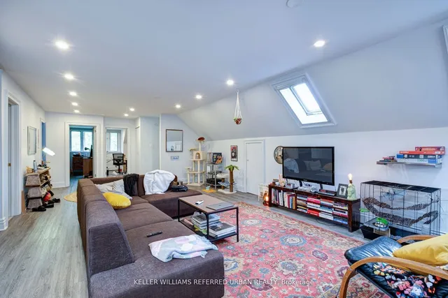 Additional image 26 of 42 High Park Blvd