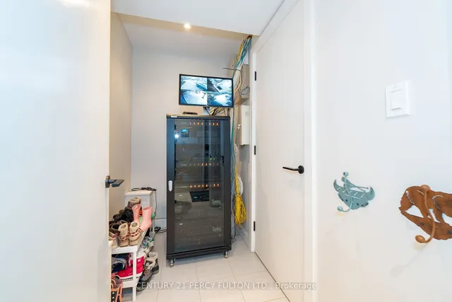 Additional image 23 of 323 Douglas Ave