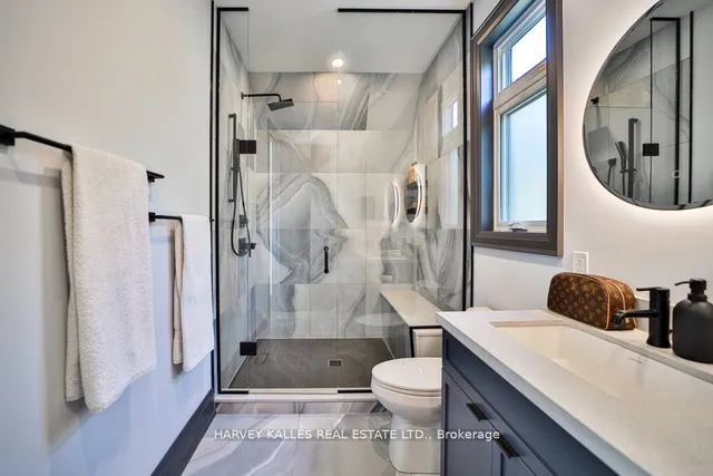 Additional image 21 of 39 Marquette Ave