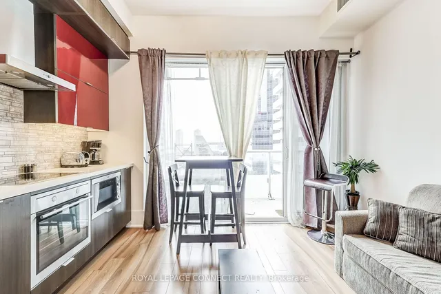 Additional image 7 of 20 John St Unit 922