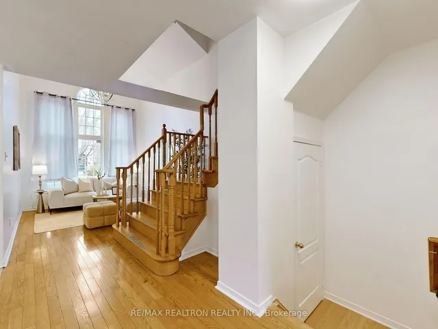 Additional image 29 of 8 Grackle Tr