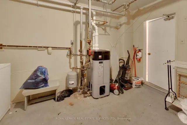 Additional image 19 of 118 High Park Ave