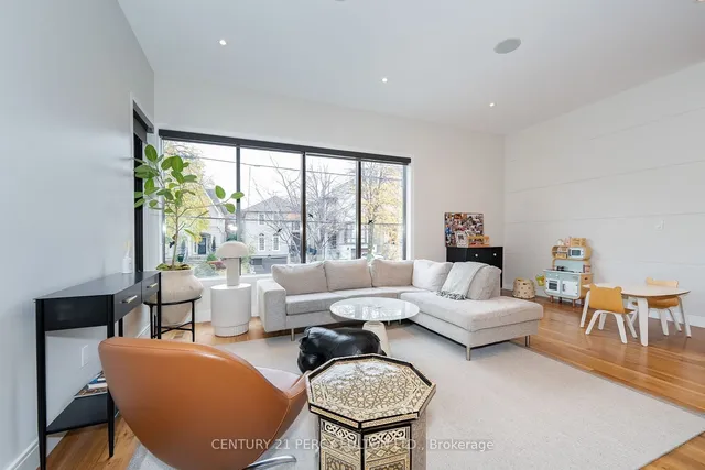 Additional image 4 of 323 Douglas Ave