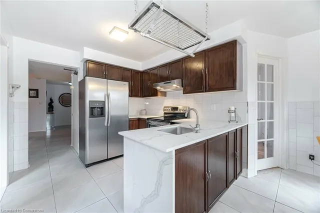 Additional image 15 of 140 Lord Simcoe Dr