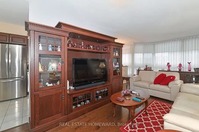 Additional image 3 of 3233 Eglinton Ave Unit 810