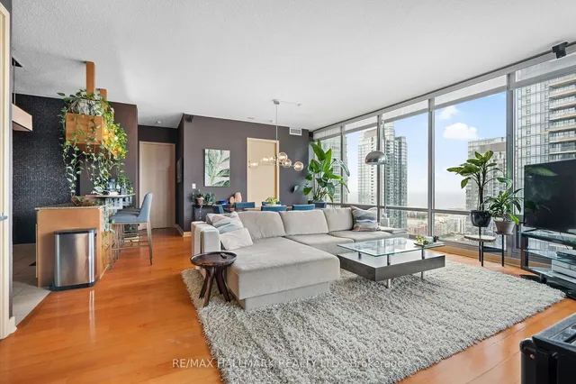 Additional image 7 of 81 Navy Wharf Crt Unit 3803