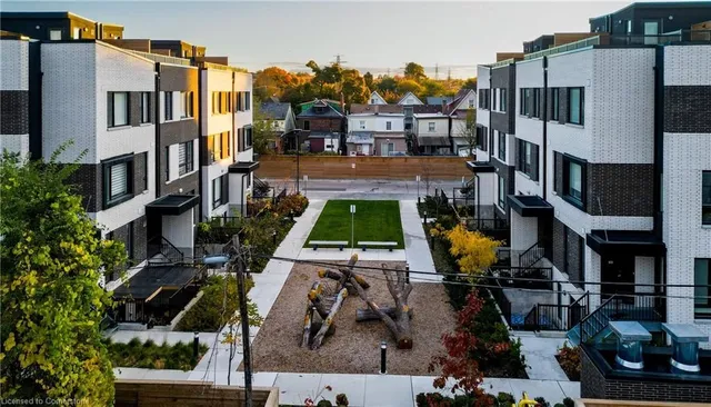 Additional image 3 of 10 Ed Clark Gdns Unit 14