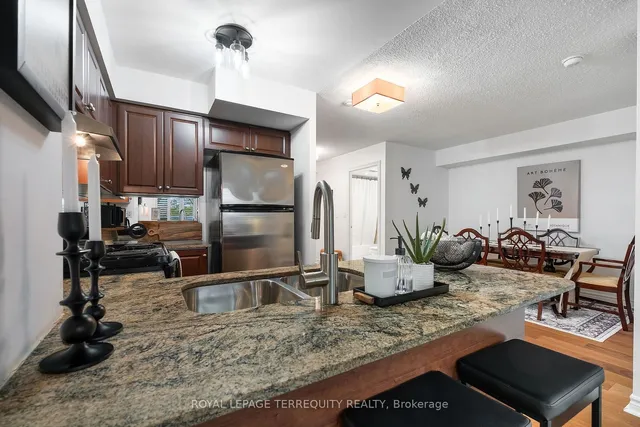 Additional image 10 of 225 Wellesley St Unit 216