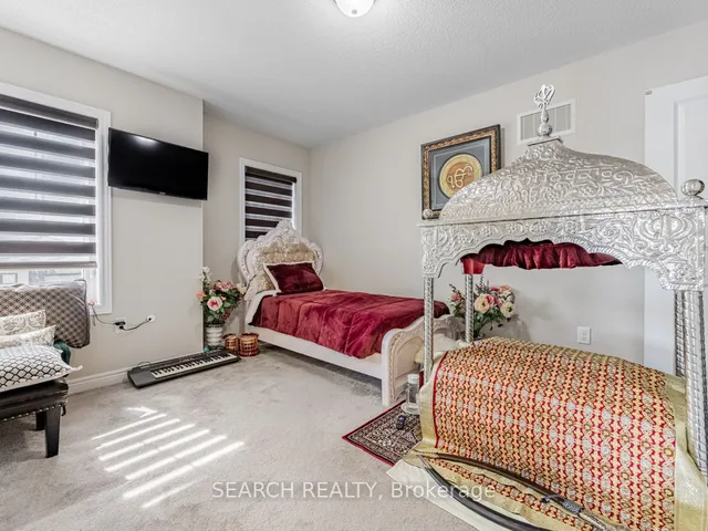 Additional image 16 of 5 Remembrance Rd