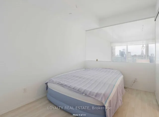 Additional image 9 of 197 Yonge St Unit 1210