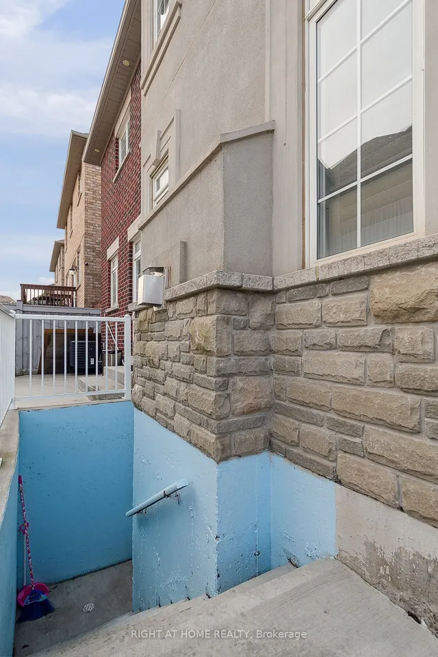 Additional image 3 of 1 Sage Meadow Cres