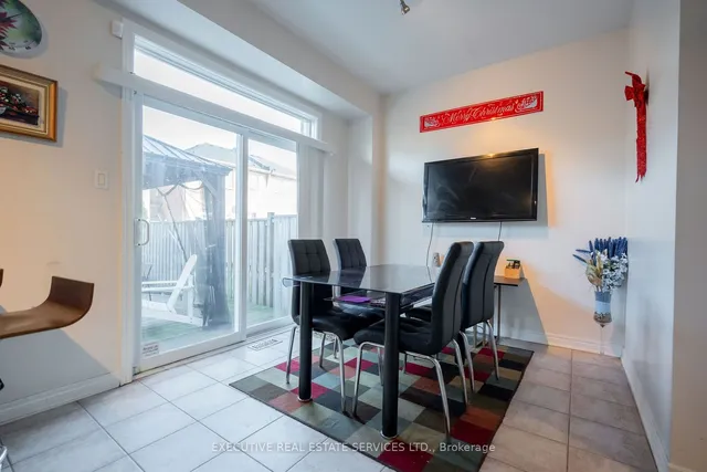 Additional image 15 of 13 Percy Gate