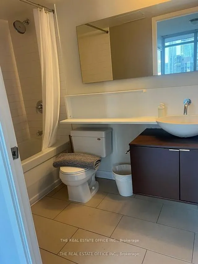 Additional image 24 of 15 Fort York Blvd Unit 2808