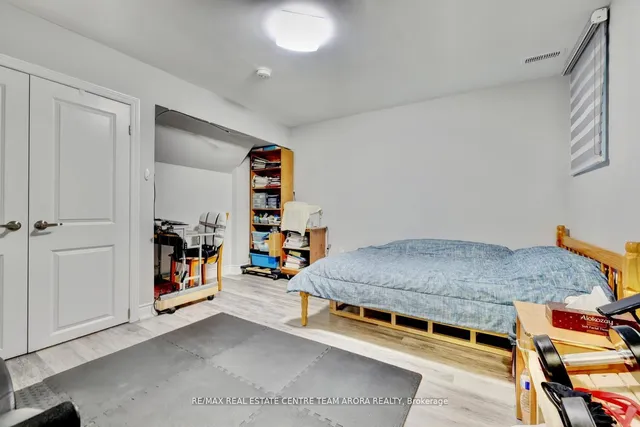 Additional image 36 of 477 Brisdale Dr